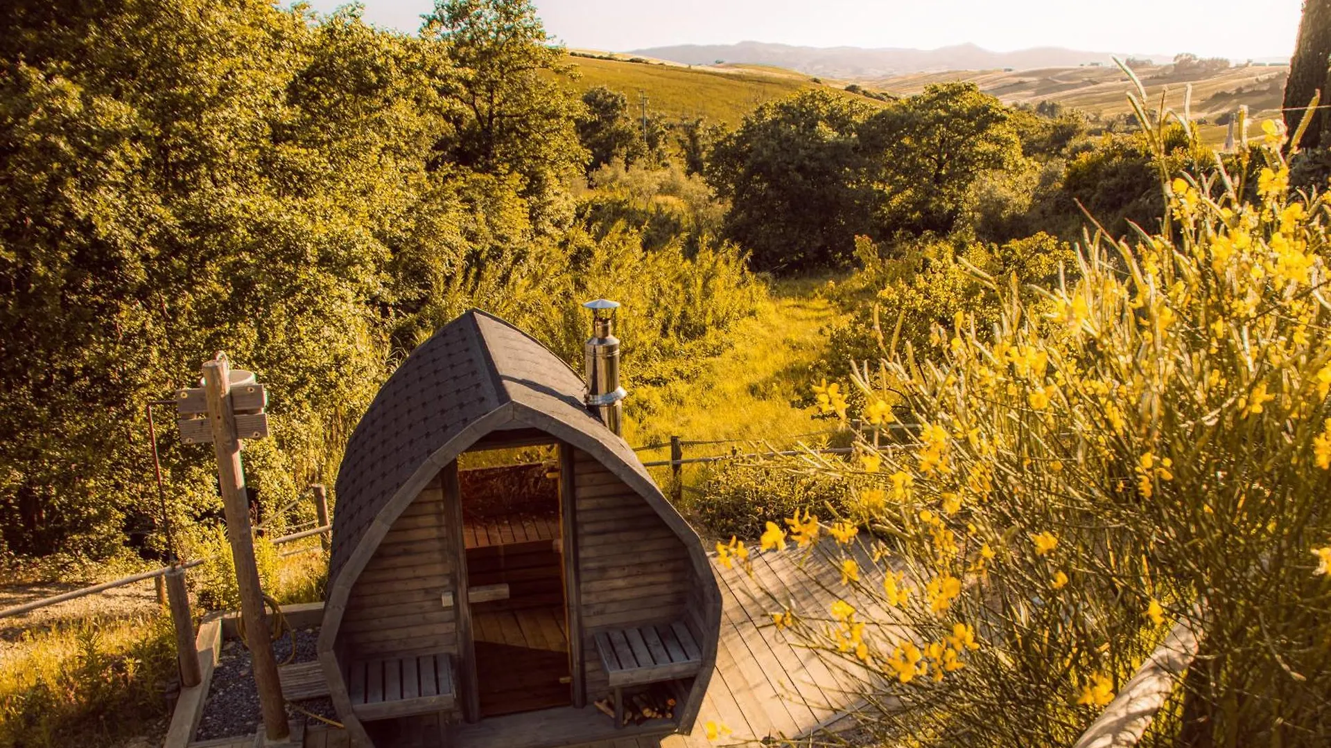 Agriturismo Podere Il Fornacino Santa Luce Séjour à la ferme